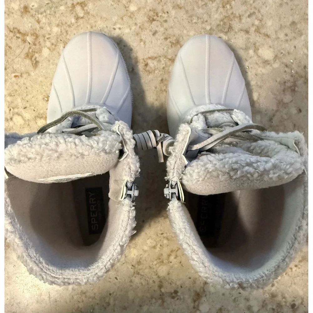 Sperry Saltwater Duck Boots White Grey Sherpa Faux Fur STS87394 7.5